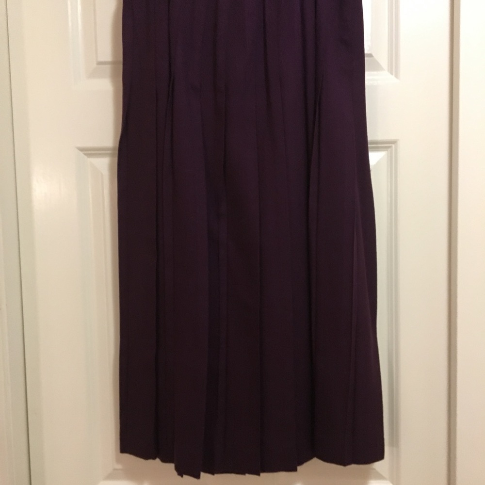 Two piece suit - Picture 4 of 4
